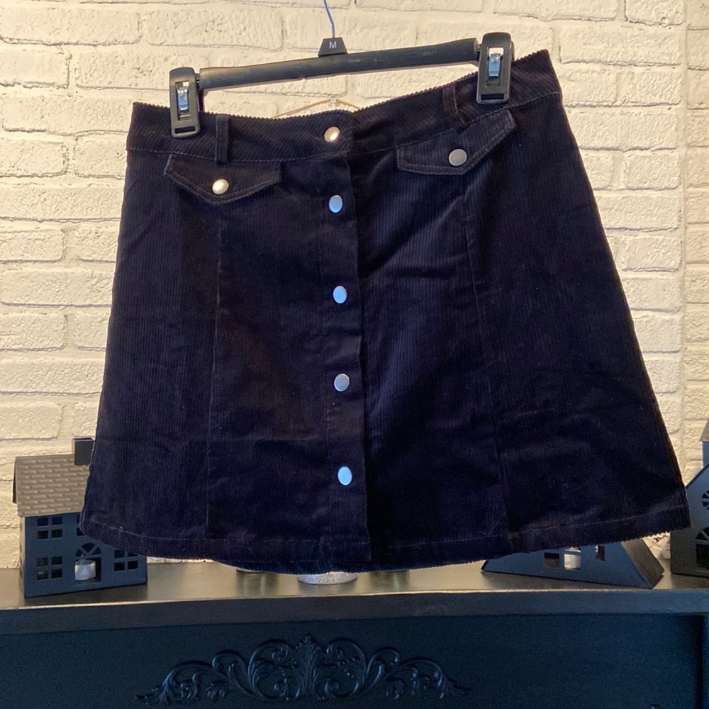 Love Tree button up skirt NEVER WORN Size L